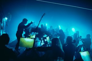 „Colours of bubbles“ ir Šv. Kristoforo orkestras dovanos įspūdingą koncertą be žiūrovų