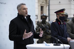 Vienoje peiliu ginkluota moteris užpuolė rabiną