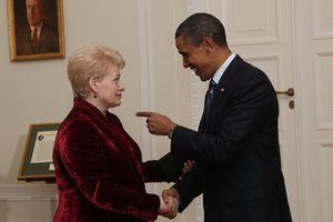 B. Obamos memuarai: ką JAV prezidentas iš tikrųjų galvojo apie sutiktus pasaulio lyderius?