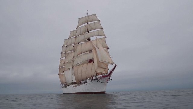 Didžiausias pasaulyje tradicinis burinis laivas užbaigė metus trukusią kelionę aplink pasaulį