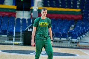 B. Matkevičius apie danų antausį: „Reikia išskalauti ir išspjauti, o tai padaryti galime tik laimėdami“