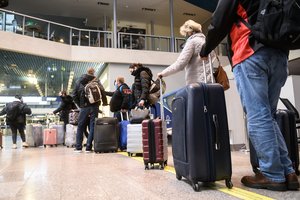 Lietuvos padangėje – juodžiausia savaitė: įvertino, kas šiemet laukia emigrantų pamėgtų krypčių