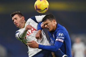 Londono derbyje mokinys su mokytoju išsiskyrė taikiai