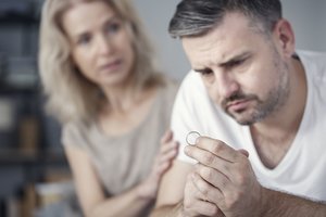 Vyras žmonos telefone perskaitė žinutę: „Gyvenimas žlugo per akimirką“