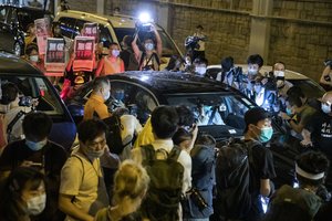 Honkonge policijos klubas apmėtytas Molotovo kokteiliais