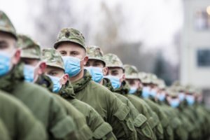2021 m. į privalomąją pradinę karo tarnybą pašauks 3800 jaunuolių: COVID-19 įtakos nedaro