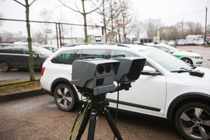 Kauno kelių ereliai nestabdo: pareigūnai per savaitę užfiksavo kone pusantro tūkstančio pažeidėjų