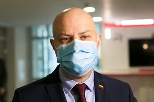 A. Veryga: lėšos padidintiems medikų atlyginimams yra numatytos – jų pritrūkti neturėtų