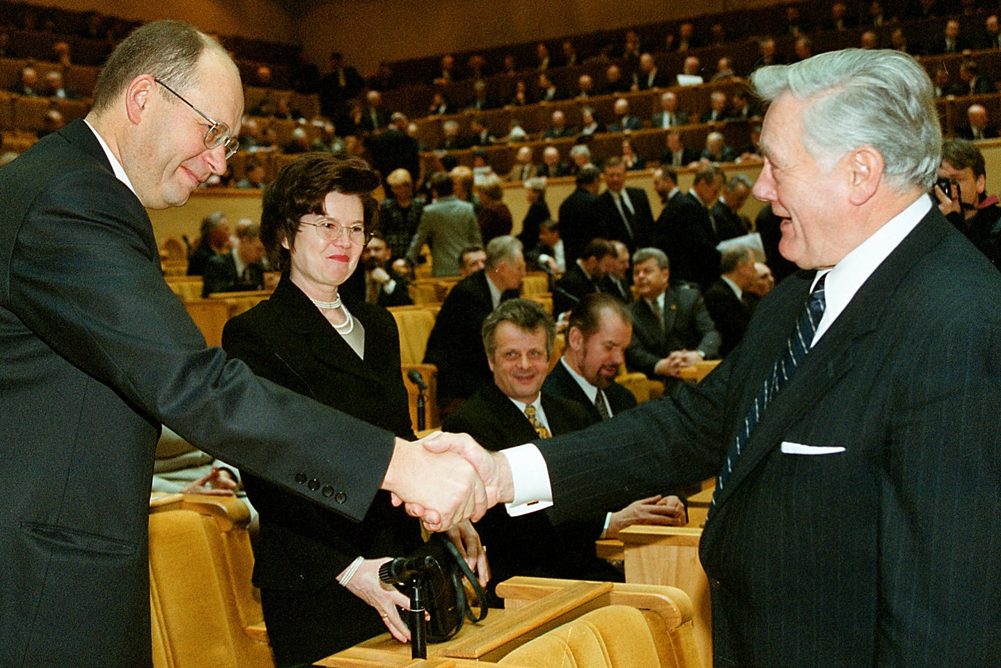 1996 m. ministru pirmininku paskirtas konservatorius Gediminas Vagnorius, jo vadovaujamos Vyriausybės programa patvirtinta gruodžio 10 dieną. 1999 m. balandžio 30-ąją G.Vagnorius atsistatydino prezidentui Valdui Adamkui pareiškus jam nepasitikėjimą.<br>R.Jurgaičio nuotr.