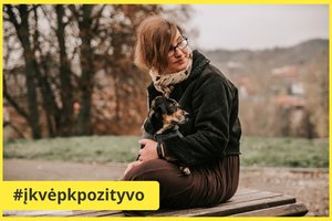 Nuo įkandimo prasidėjusi pažintis virto neišskiriama draugyste: išgelbėtam šuneliui tapo heroje