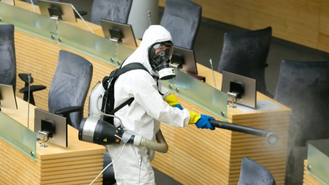 Po savaitės pertraukos Seimas rinksis į posėdį: parlamentarams atlikti koronaviruso testai