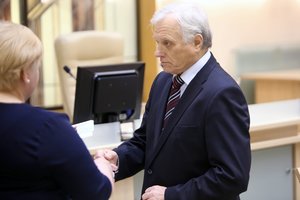 Klastingas koronavirusas smogė garsiam Kauno politikui ir atlikėjui