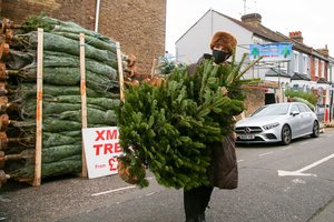 Europos misija „išgelbėti Kalėdas“ – vaistai ar atviros durys pandemijai