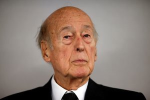Nuo koronaviruso mirė buvęs Prancūzijos prezidentas Valery Giscard'as d'Estaing'as