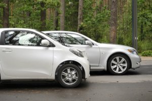 Japonija jau po 15 metų ketina uždrausti naujų benzinu varomų automobilių pardavimą