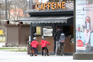 Kavinių tinklai: pardavimai smuko perpus, kai kurias vietas teko uždaryti