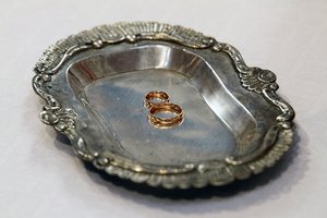 Panevėžiečius sutuoktinius į teisiamųjų suolą atvedė meilės romanas: įvelti 7 savivaldybės darbuotojai