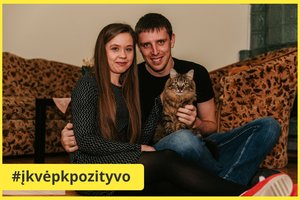 Prieglaudoje rainą pūkų kamuolėlį pastebėjusi pora be jo grįžti namo nebenorėjo