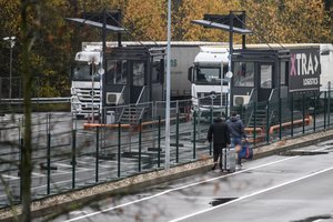 Ekonomistas apie gresiančią trintį dėl darbo vietų: imigrantai perima darbus, kurių lietuviai dirbti nenori