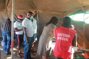 Rinkimus laimėjo politikas, kuriam tėvas davė Adolfo Hitlerio vardą