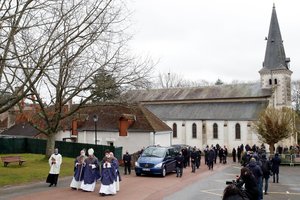 Buvęs Prancūzijos prezidentas V. Giscard'as d'Estaing'as palaidotas per kuklią ceremoniją