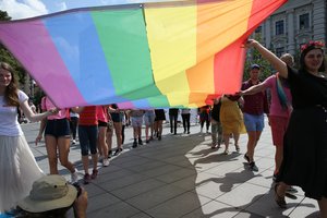 Bažnyčia ragina valdžią tos pačios lyties žmonių partnerystės neprilyginti šeimai