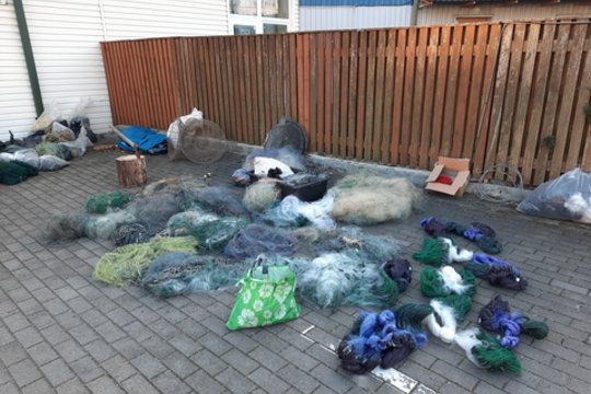 Aplinkosaugininkai sunaikino iš brakonierių konfiskuotą žvejybos įrangą