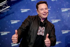 E. Muskas keliasi gyventi į Teksasą – arčiau „SpaceX“ ir „Tesla“ gamyklos