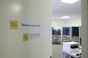 „Regitroje“ netrūksta sukčiaujančių: žmonių gudrybės atima žadą