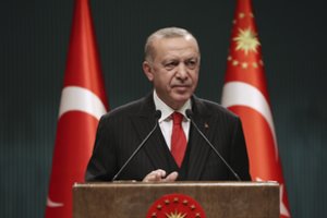 Turkijos prezidentas atvyko į Azerbaidžaną švęsti pergalės Kalnų Karabache
