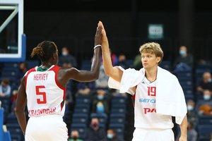 „Lokomotiv“ pergalėje – rezultatyvus M. Kuzminskas ir perdavimus dalinęs M. Kalnietis