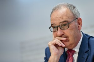 Šveicarijos prezidentu nuo sausio taps G. Parmelinas