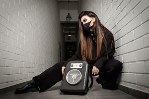 Kūrėja E. Monginienė: „Moterys Kalėdoms nori ne papuošalų, o kaukių ir jų aksesuarų“