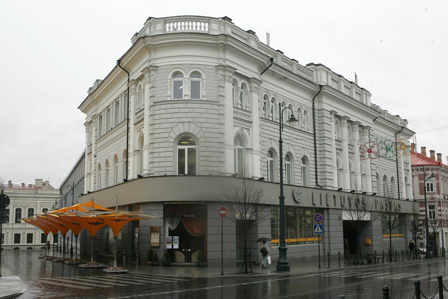 Sostinės centrinio pašto pastatas parduotas pirmame 2019 metų gruodį rengtame aukcione.<br>V.Balkūno nuotr.