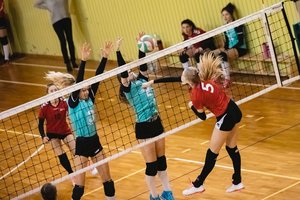 Lietuvos čempionate LSU tinklininkės atsirevanšavo Jonavos ekipai