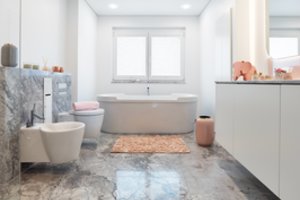 Natūralus akmuo interjere – tai sprendimas, kuris dar nė vieno nenuvylė