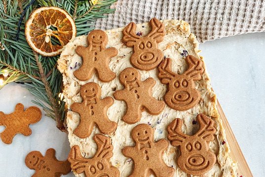 Kalėdinis varškės „Tinginys“: lengvai paruošiamas skanėstas pradžiugins ir didelius, ir mažus.