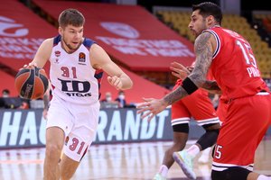 „Baskonia“ nusileido „Maccabi“, T. Sedekerskis pranoko R. Giedraitį