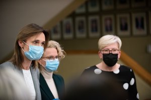 Naujausi reitingai: dviženkliais skaičiais augo valdančiųjų lyderių visuomenės palaikymas