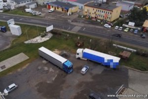 Lenkijos policija sulaikė vilkikų vagystėmis Vokietijoje įtariamus du lietuvius