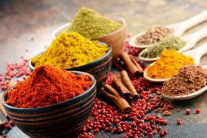 10 prieskonių, kurie ne tik pagardina patiekalus, bet ir yra nepaprastai naudingi sveikatai