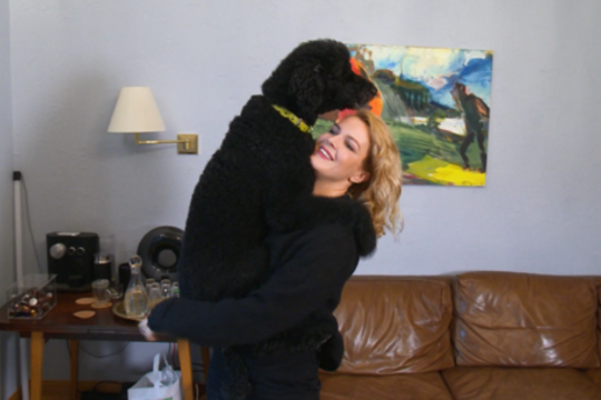  Rimantė kartu su vyru Povilu namuose augina pudelių veislės šunį, vardu Loya.