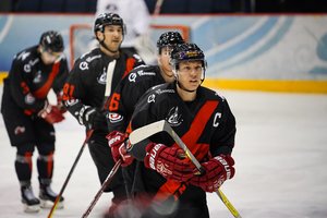 Elektrėnų derbyje du kėlinius dominavusi „Energija-GV“ iškovojo įtikinamą pergalę 7:1