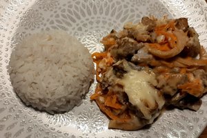 Menkė su morkomis ir svogūnais – pakartoti prašo net išrankiausi vaikai