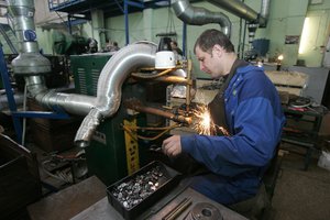 Pramoninkai dėl karantino neišgyvena – vis tiek šventiniu laikotarpiu įmonės dažnai paleidžia darbuotojus