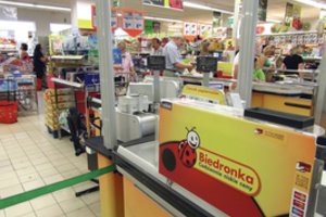 Lenkija skyrė 163 mln. eurų baudą „Biedronką“ valdančiai įmonei