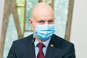 Dėl koronaviruso valdymo išpeiktas A. Veryga atsikirto: „Visada paprasta sakyti, kaip reikėjo daryti“