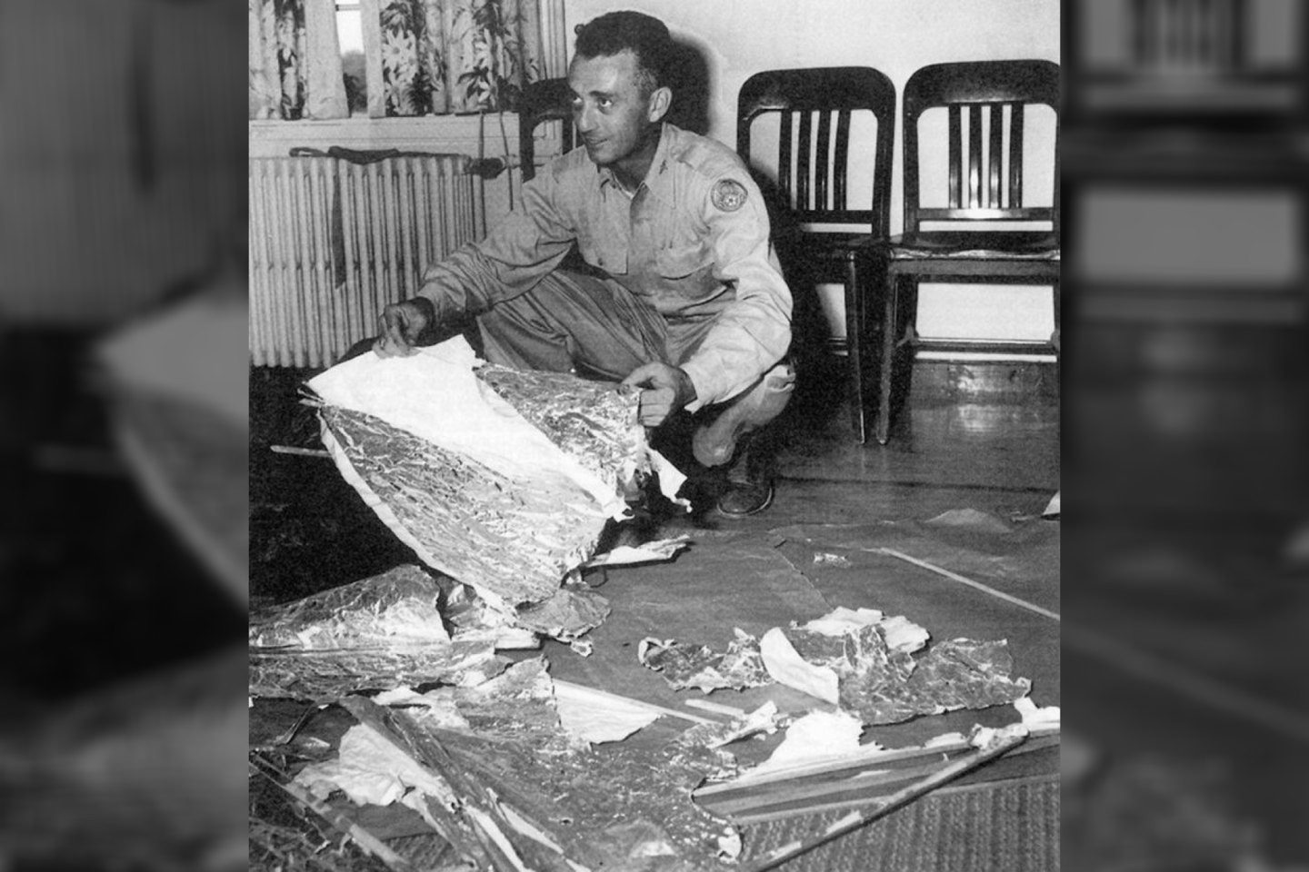  Majoras Jesse'as Marcelas, Rozvelo kariuomenės oro bazės vyriausiasis žvalgybos pareigūnas, 1947 m. ištyrė ir surinko dalį nuolaužų iš Rozvelo incidento.<br> Roswell Daily Record nuotr.