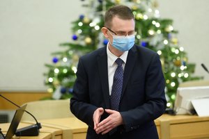 Ministras patvirtino, kad vakcinos Lietuvą pasieks anksčiau nei buvo laukta