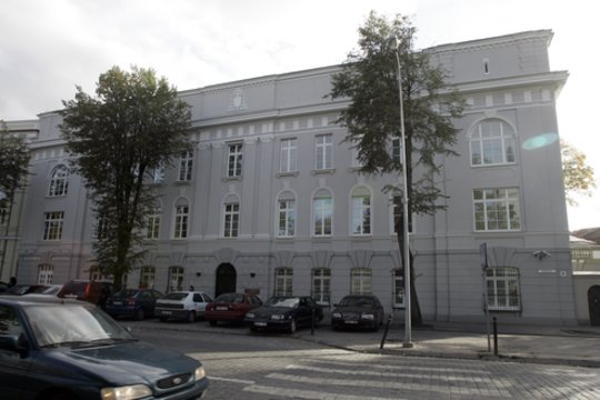 1991 m. Vyriausybės potvarkiu Vilniaus arkivyskupijos kurijai grąžinti jai priklausę pastatai.<br>M.Juknevičiūtės nuotr.